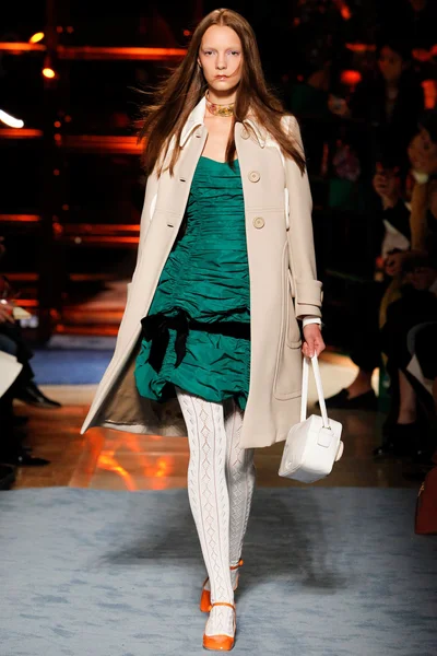Look 3